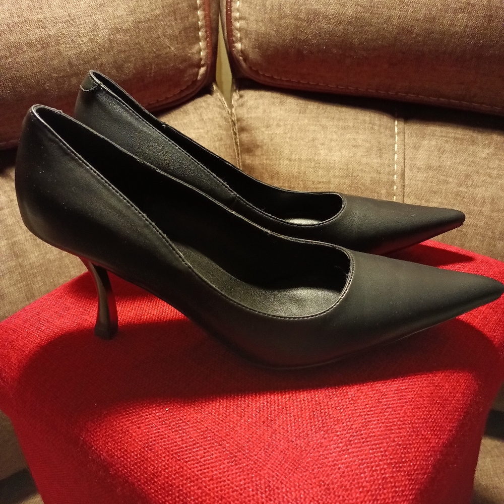 Reitoye Women's Black kitten heel Size 9 NWOT - Picture 3 of 10